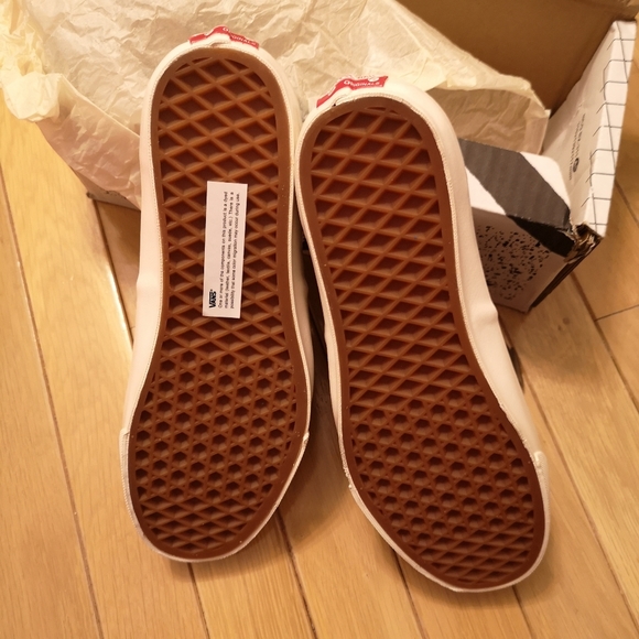 Vans OG Authentic LX Sneakers in Sweet Leaf - Picture 2 of 7